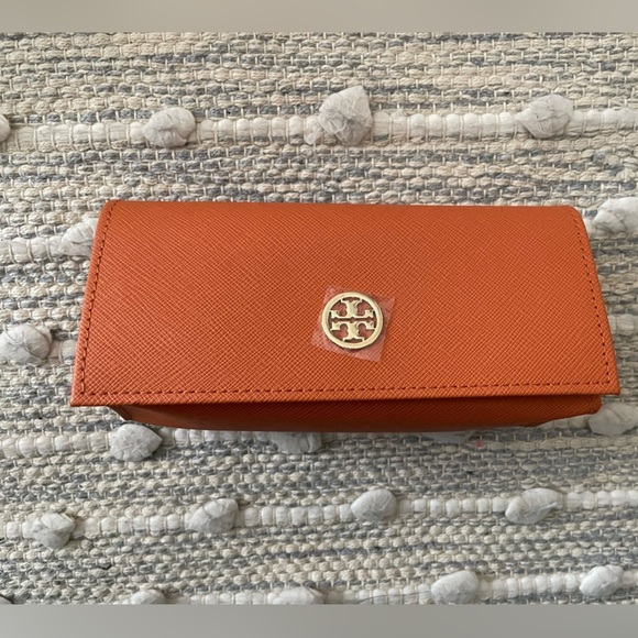 Tory Burch NWT Gold Aviator Sunglasses - Picture 2 of 16